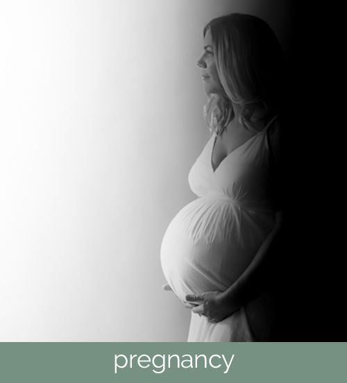 pregnancy photography sessions by Sarah Lee Photography - based in Rogerstone and covering Newport, Cardiff, Cwmbran, Usk and Caerphilly areas
